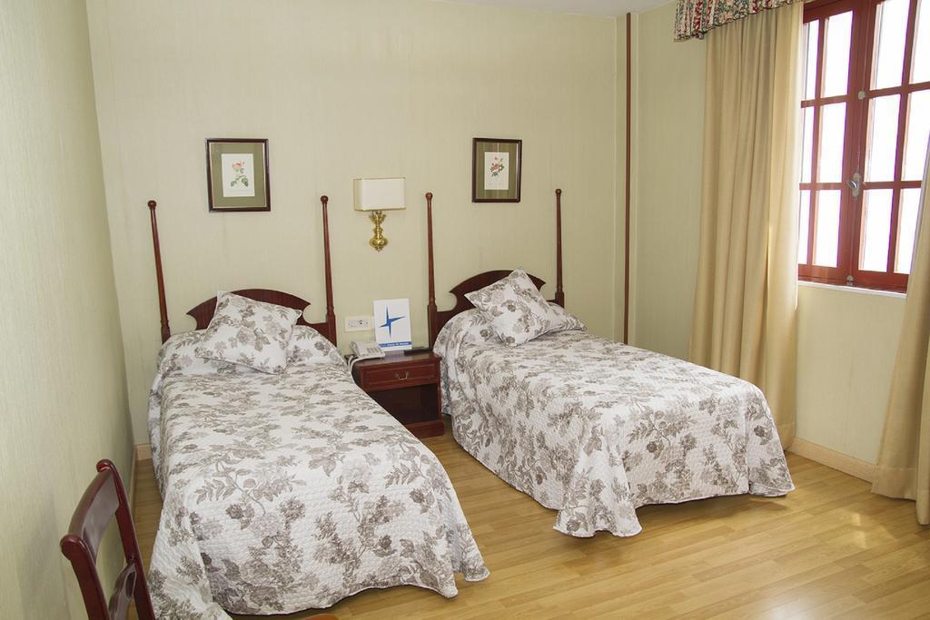 Hotel Sierra De Арасена Екстер'єр фото